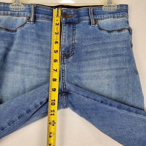 Juicy Couture Jegging - Inseam 22 Inches - Size 8 - Picture 12 of 13